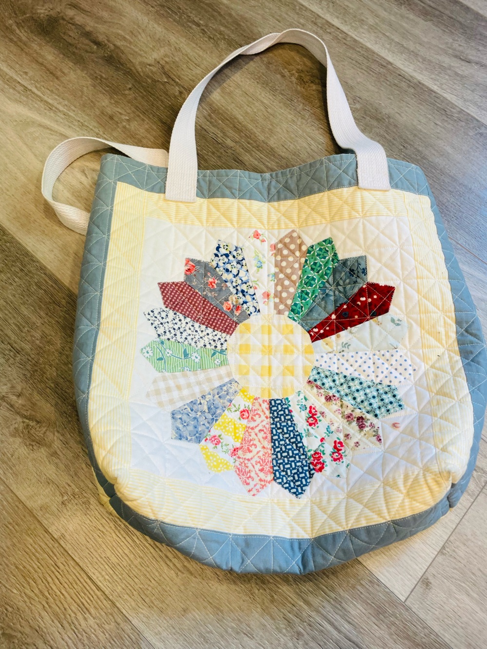 Handmade patchwork quilted tote bag - Picture 3 of 4